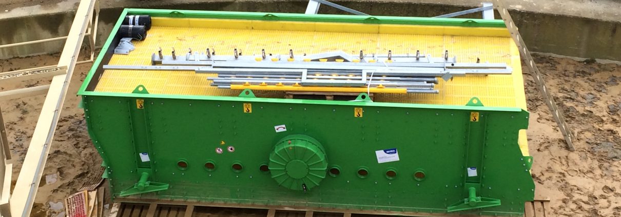 WIMA sizing screen with spray bars for a Dutch sand and gravel plant. equipped with Meister 2005 polyurethane modules (fits WS85 systems)